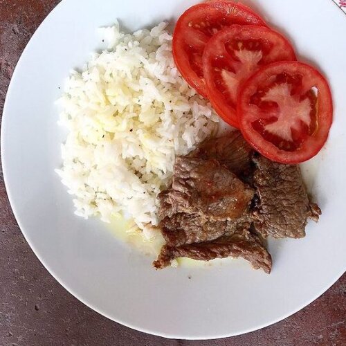 Receta de arroz blanco con bistec encebollado