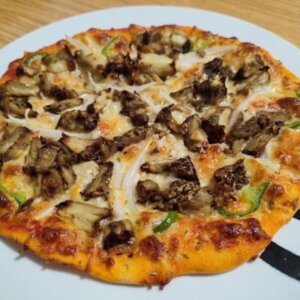 Pizza vegana de berenjena