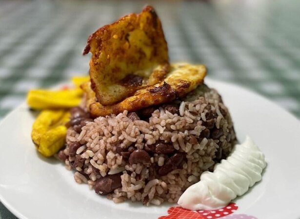 ¡Comidas típicas Hondureñas a base de arroz!